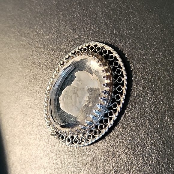 Vintage Cameo Etched Glass Pendant - Picture 6 of 9